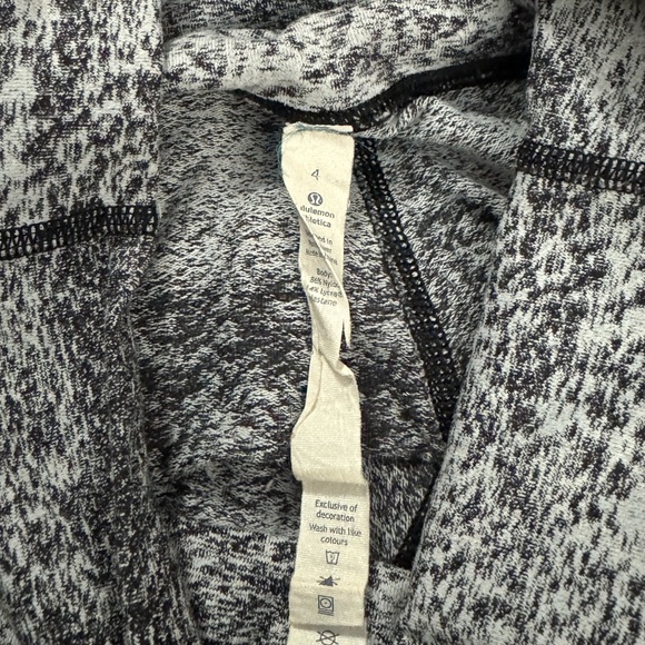 Lululemon Wunder Under Pant (Hi-Rise)
Splatter White Black Size 4 EUC - Picture 3 of 9